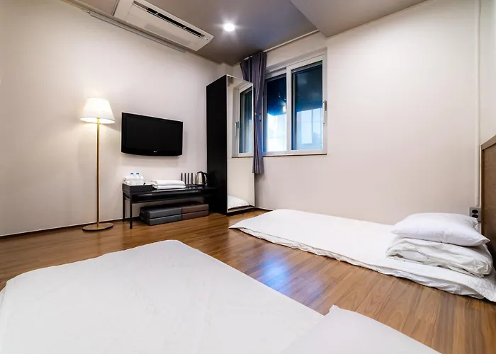 Soosong Gwanghwamun Myeongdon G 3* Seoul