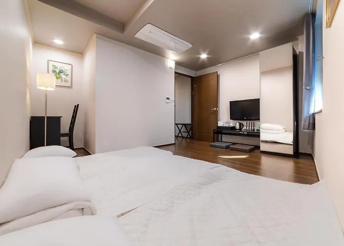 Soosong Gwanghwamun Myeongdon G 3* Seoul
