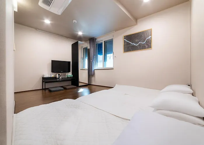 Soosong Gwanghwamun Myeongdon G 3* Seoul