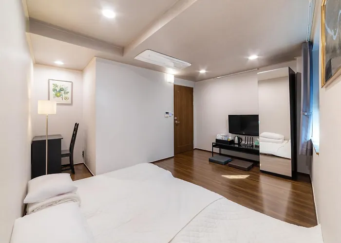 Soosong Gwanghwamun Myeongdon G 3* Seoul